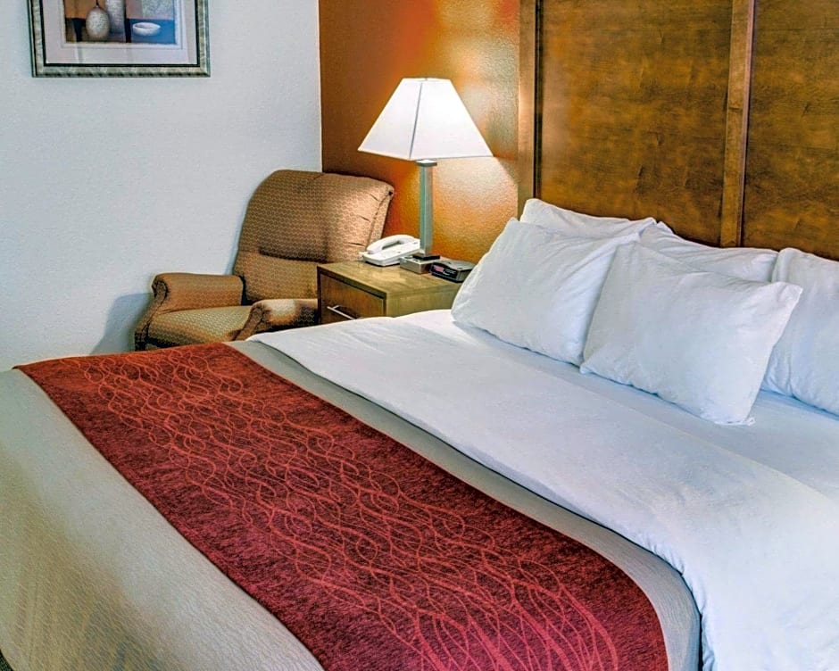 Comfort Inn & Suites North Greenfield