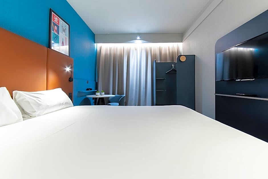 ibis Lyon North