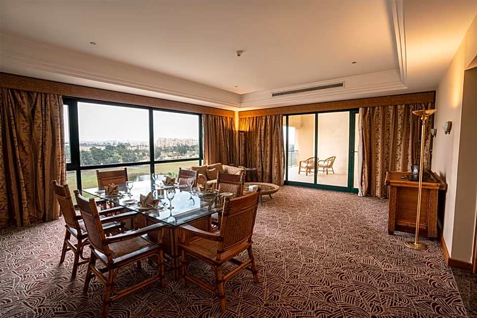 Hilton Pyramids Golf