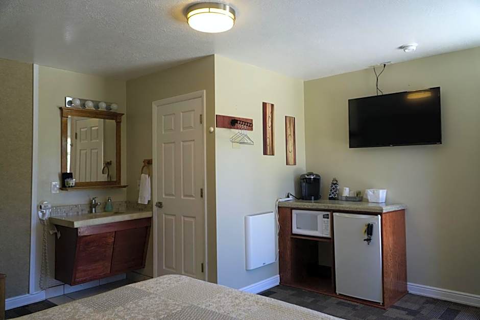 Bybee's Steppingstone Motel