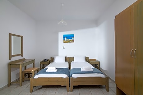 FAMILY ROOM CAPACITY 4