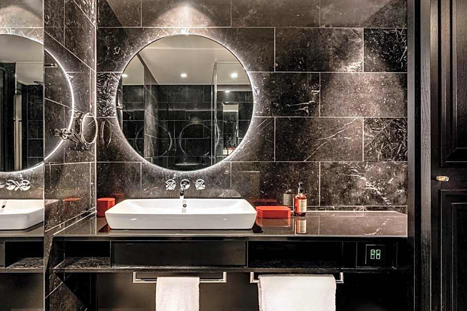 Roomers Munich, Autograph Collection by Marriott