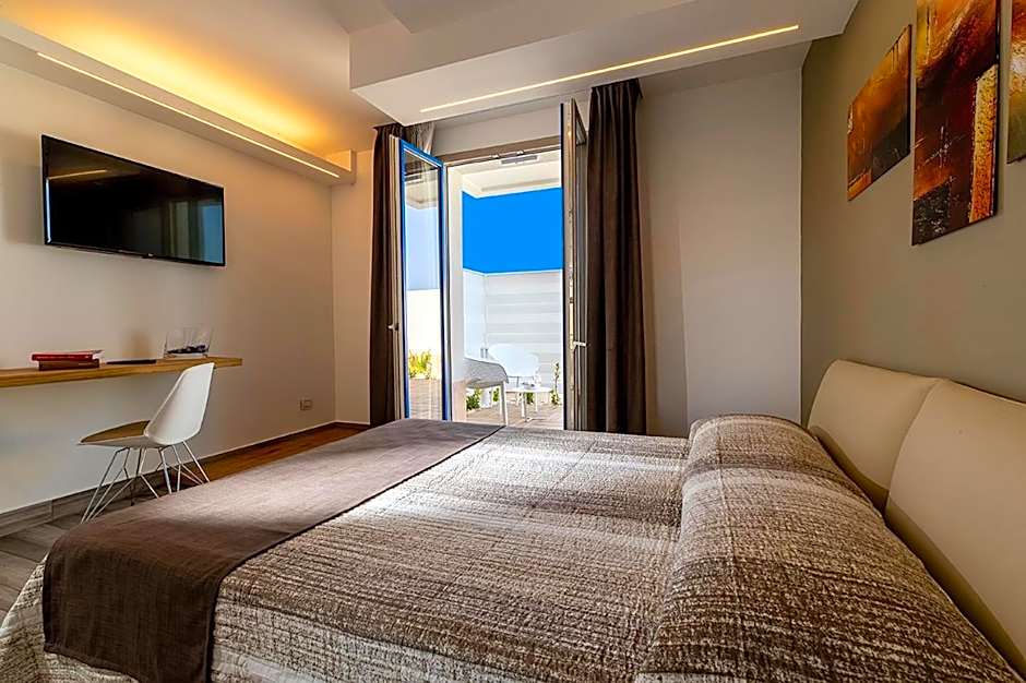 Sundeck Hotel