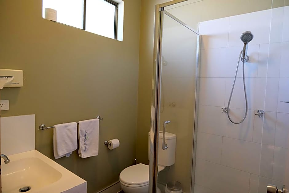 Sapphire Palms Motel