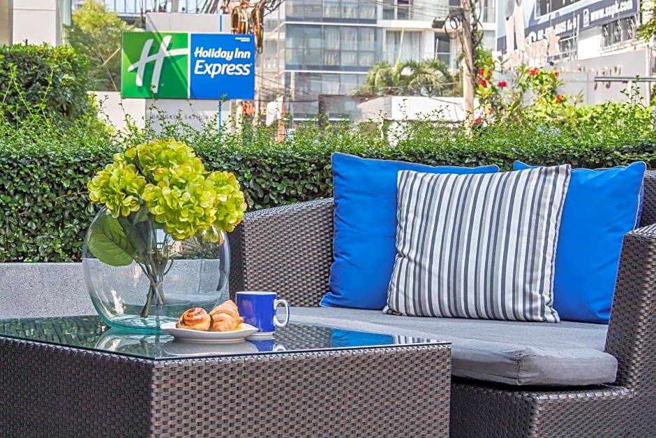 Holiday Inn Express Bangkok Sathorn By IHG