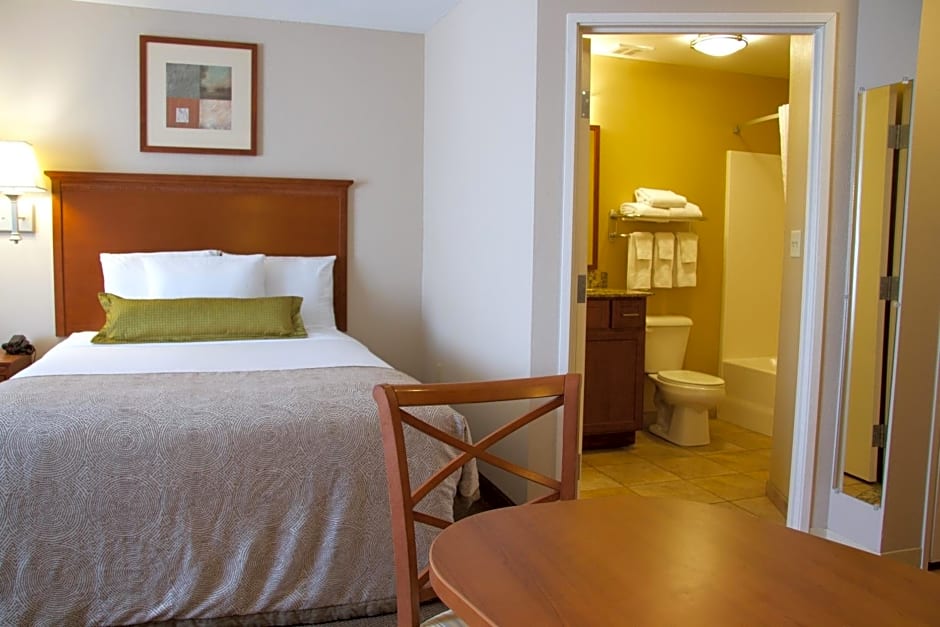 Candlewood Suites Champaign-Urbana University Area, an IHG Hotel
