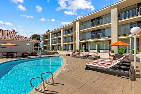 Vagabond Inn Executive Old Town