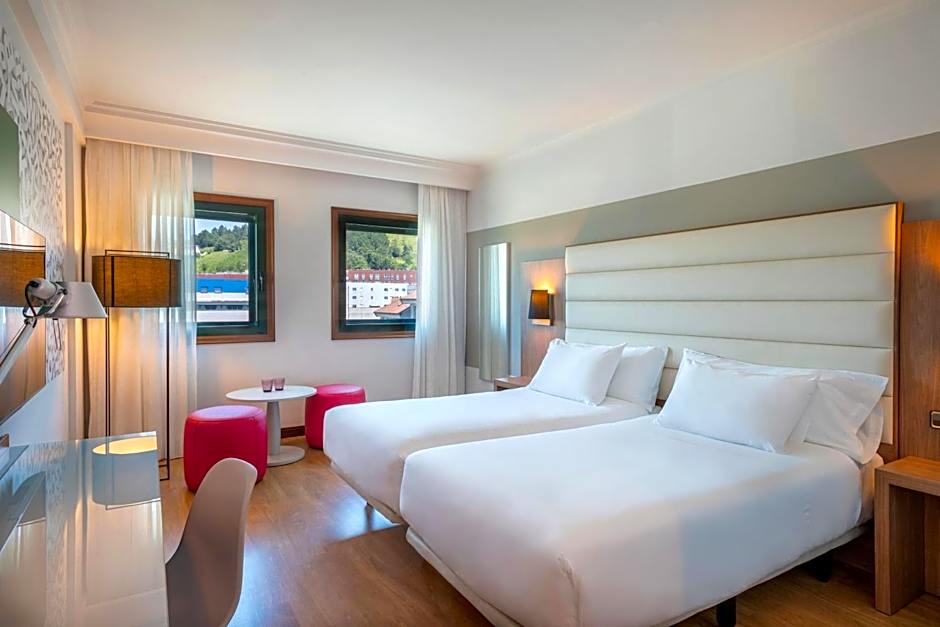 Hotel Santiago Plaza Affiliated by Meliá