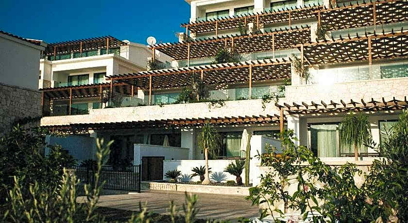 Lures Hotel