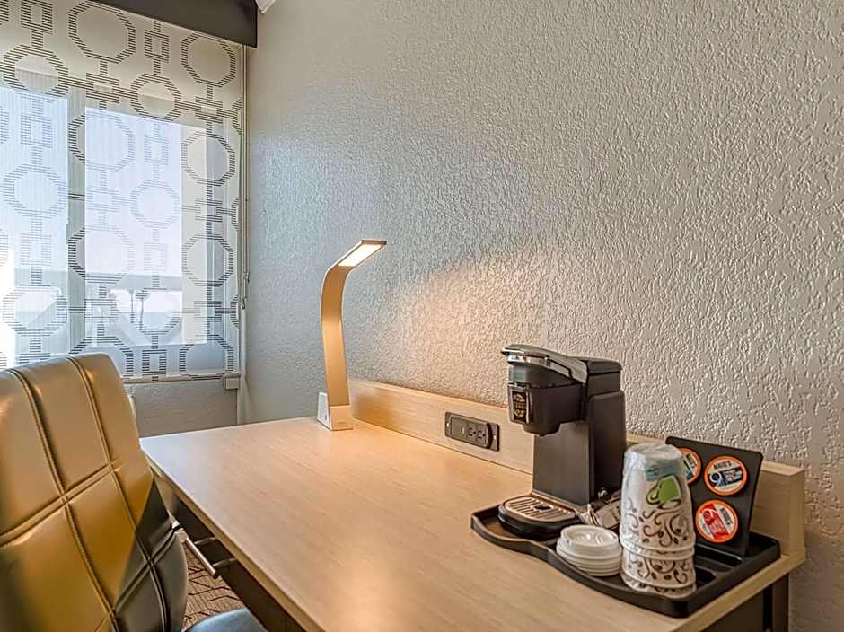 Amanzi Hotel, Ascend Hotel Collection