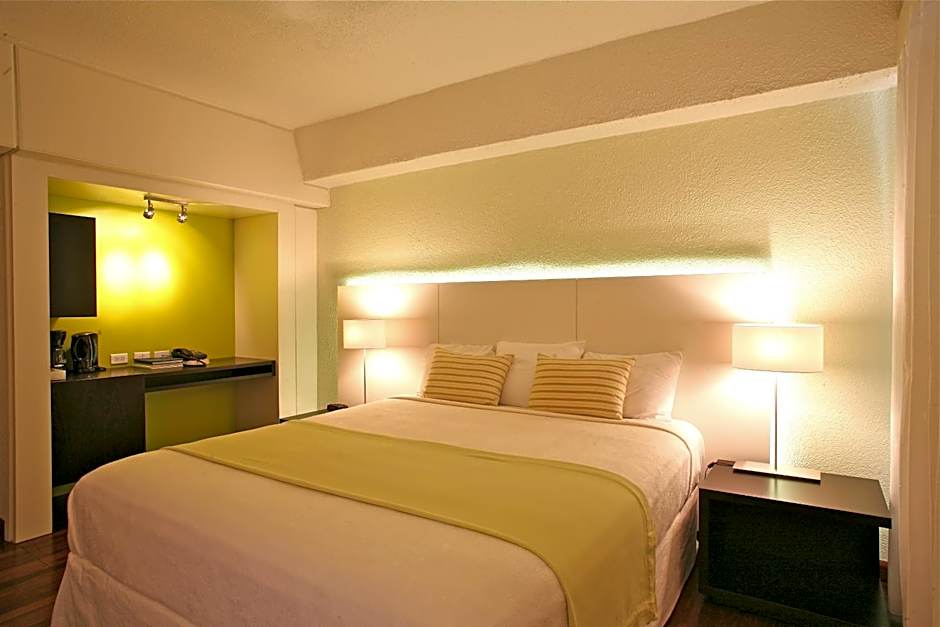 Holland House Beach Hotel