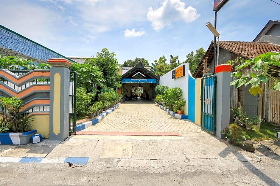 OYO 2440 Wallet Family Residence Syariah