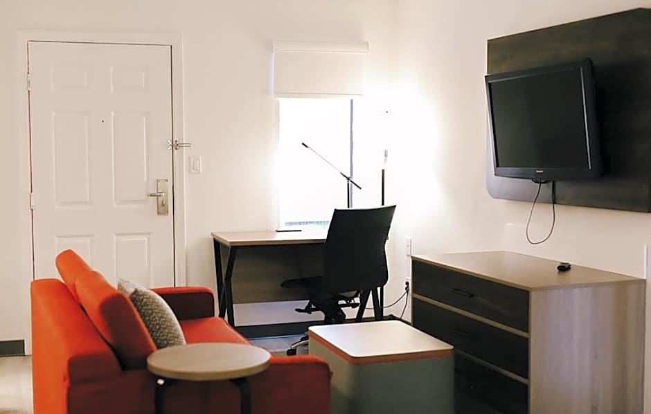 Hawthorn Suites by Wyndham Tinton Falls