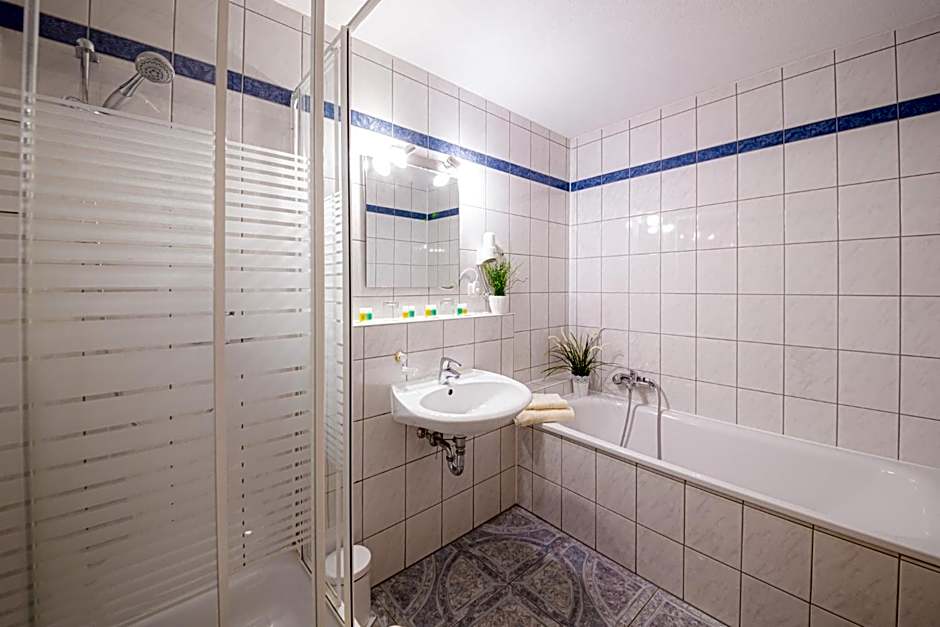 Europa Hotel Garni free parking