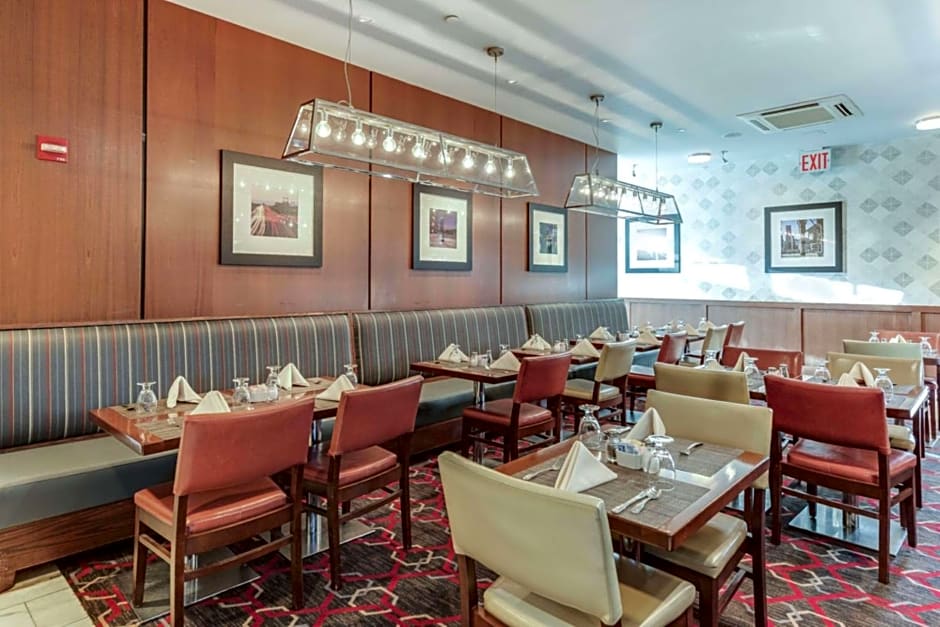 Vista LIC Hotel - Best Western Premier Collection