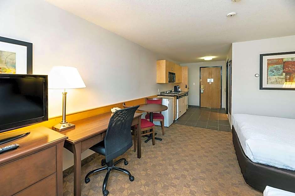 Prestige Riverside Lodge Quesnel