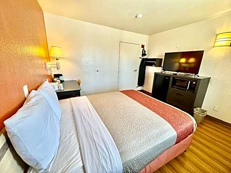 1 Queen Bed | Non-Smoking, Micfridge