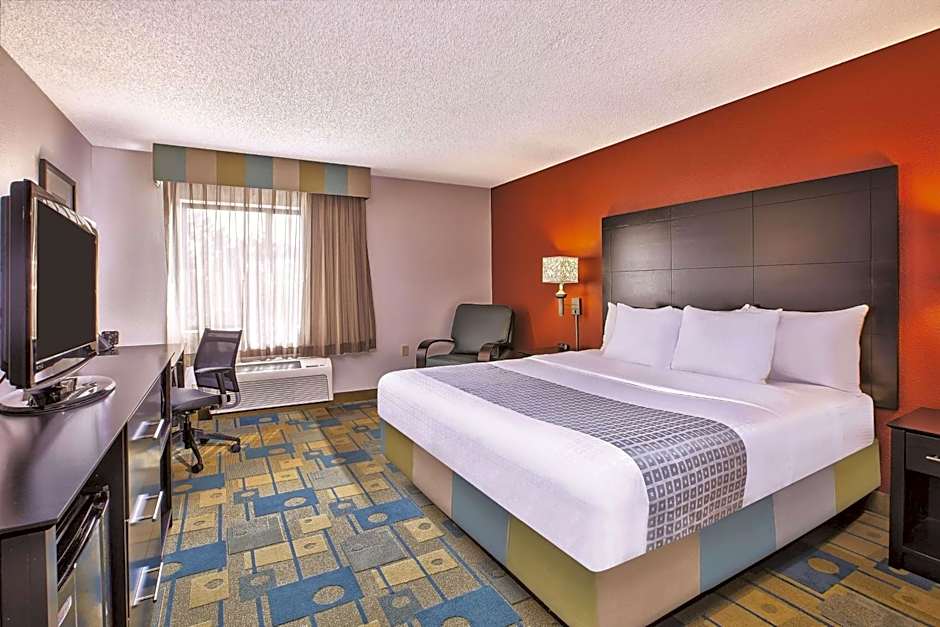 La Quinta Inn & Suites by Wyndham Toledo Perrysburg