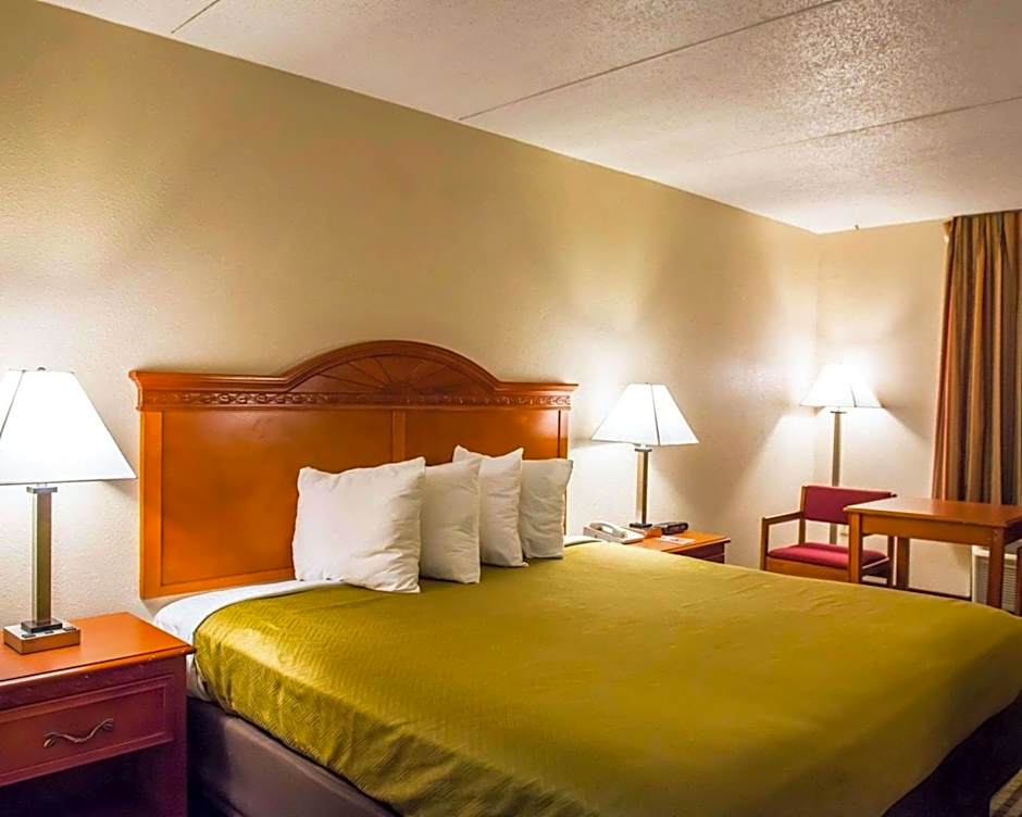 Econo Lodge Panama City
