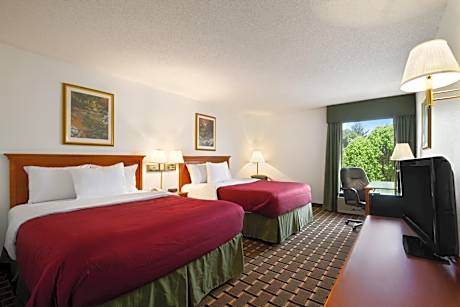 Two-Bedroom Queen Suite - Non-Smoking