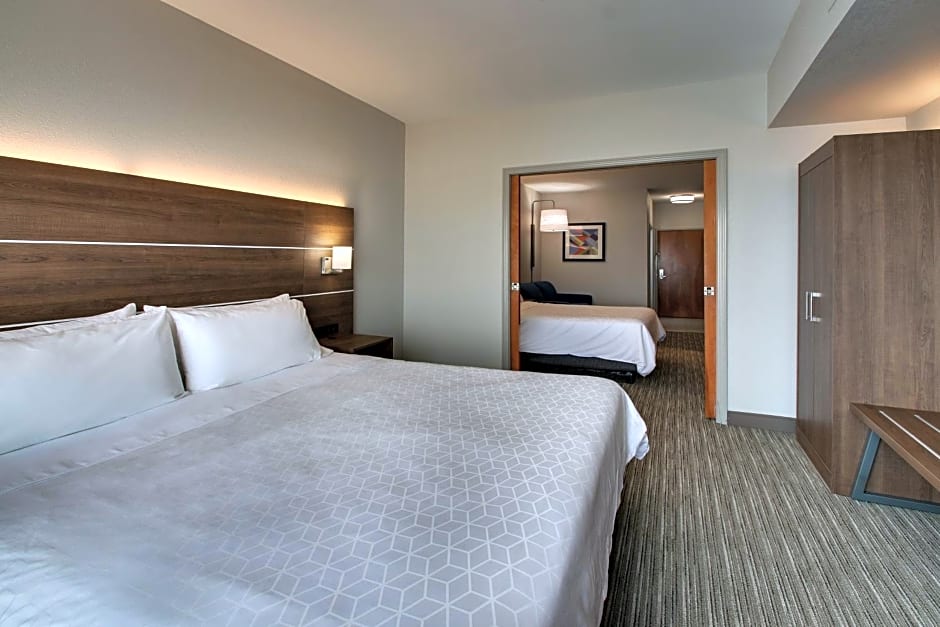 Holiday Inn Express Hotel & Suites Waukegan/Gurnee