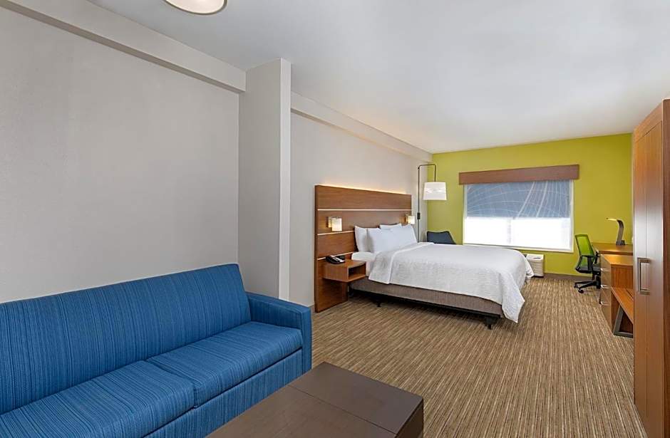 Holiday Inn Express Hotel & Suites Birmingham - Inverness 280 By IHG