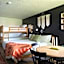 Hotel McCoy - Art, Libations, Pool Society