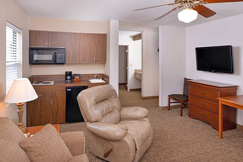 Briarwood Inn Of Geneva