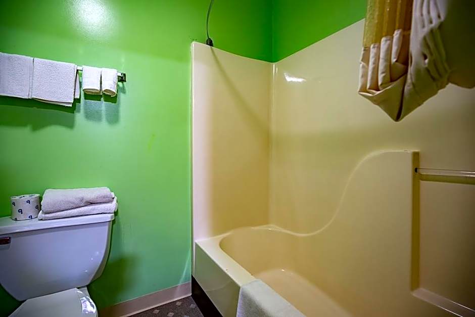 Budget Host Inn