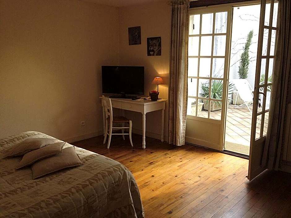 Chambres d'Hotes "LE CALME"