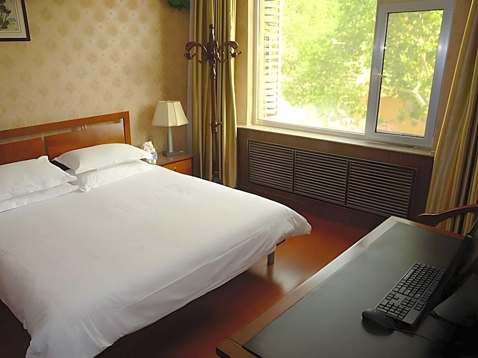 GreenTree Inn WeiFang QingZhou Middle HaiDai Road Electric Power Shell