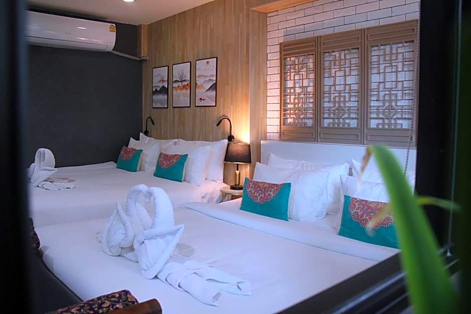 Lynlan Hostel & Cafe