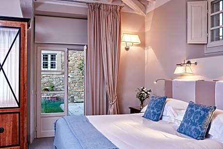 Suite with Garden View