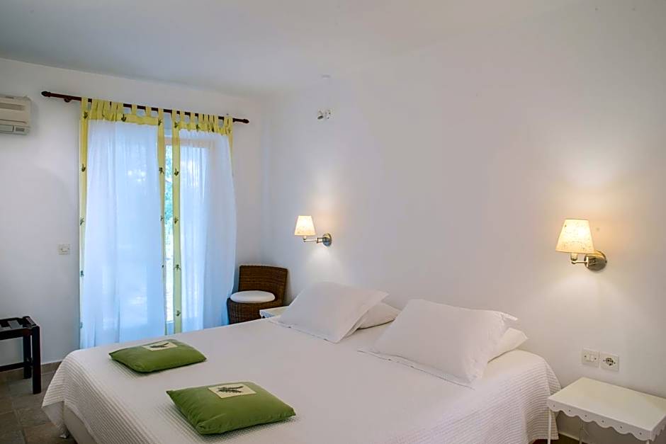 Skiathos Holidays Suites & Villas