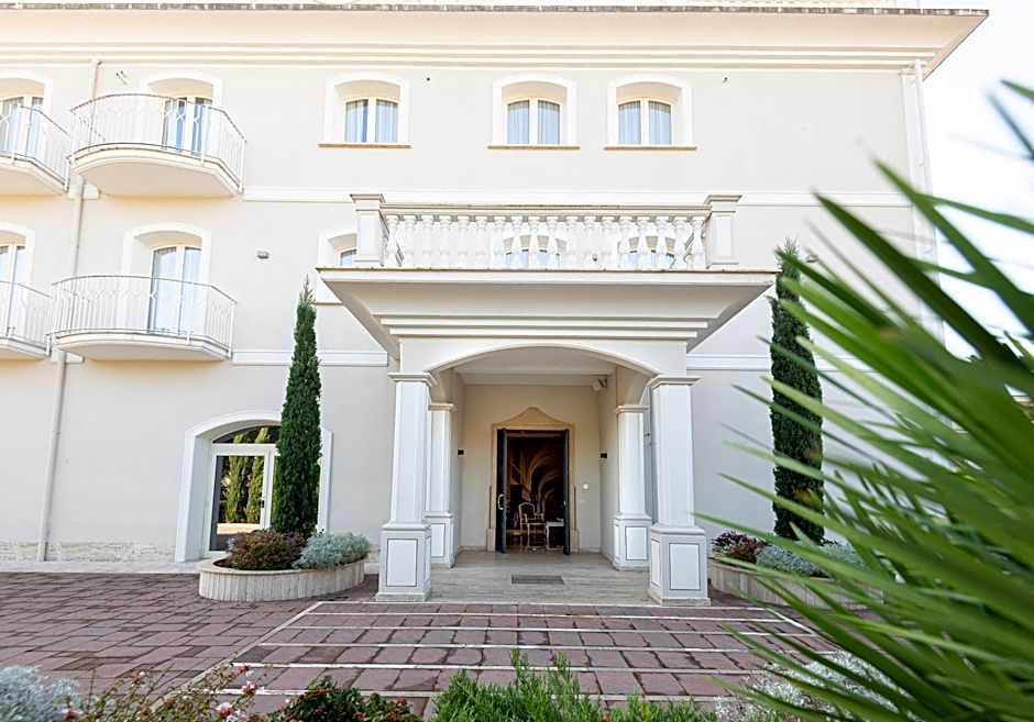 Suites & Apartments Liola'