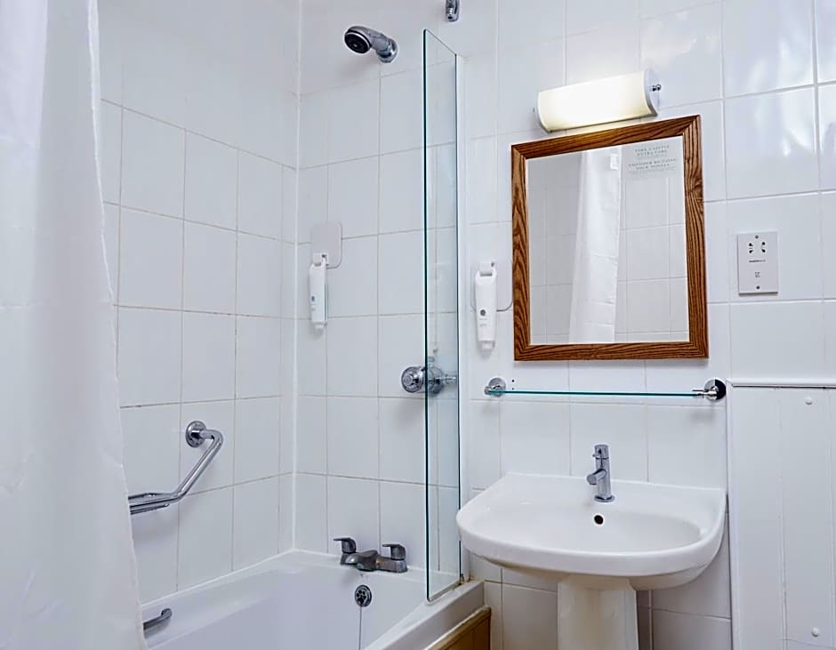 Dog House by Chef & Brewer Collection