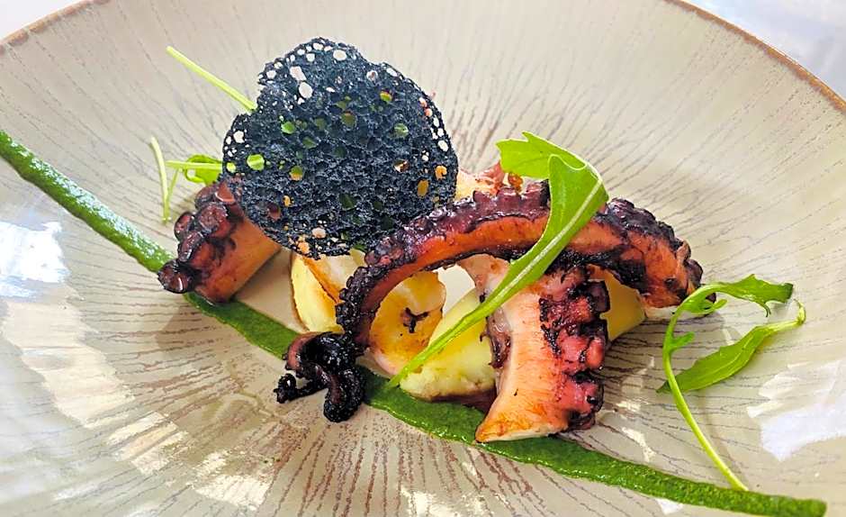 Logis Hôtel Restaurant La Châtellenie