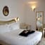 Sovrana Beach Hotel - Pet Friendly - Breakfast until 12 - Parking