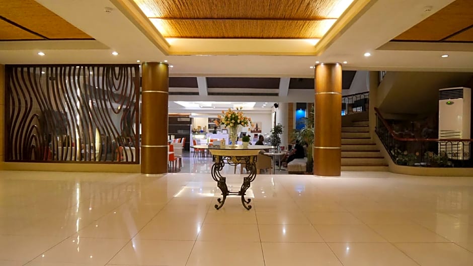 Circle Inn - Hotel & Suites