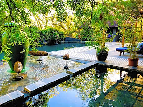 Shangri-La Country Hotel & Spa