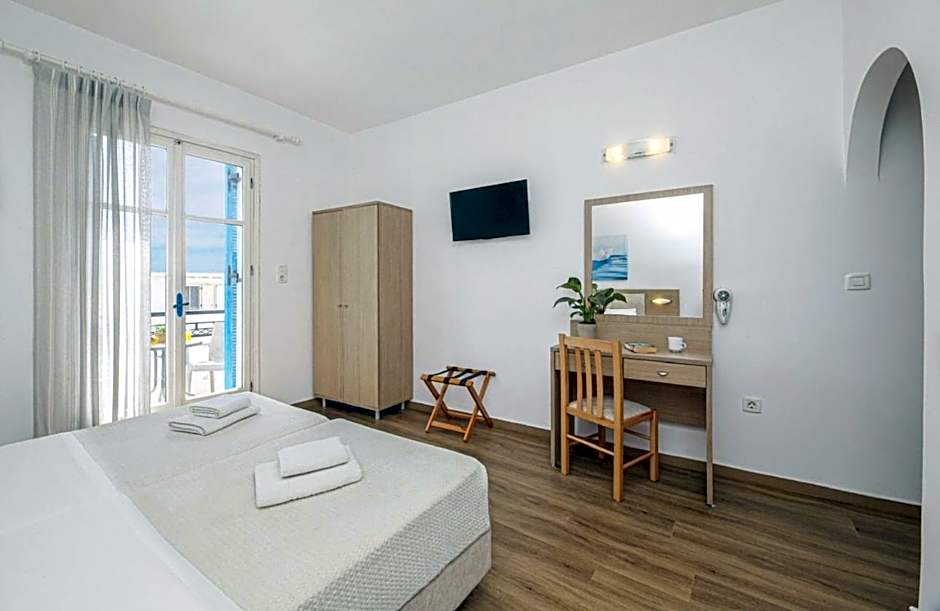 Mare Naxia Hotel