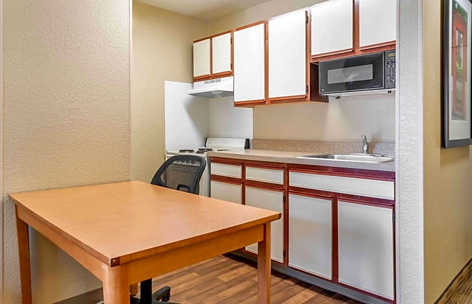 Extended Stay America Select Suites - Detroit - Warren