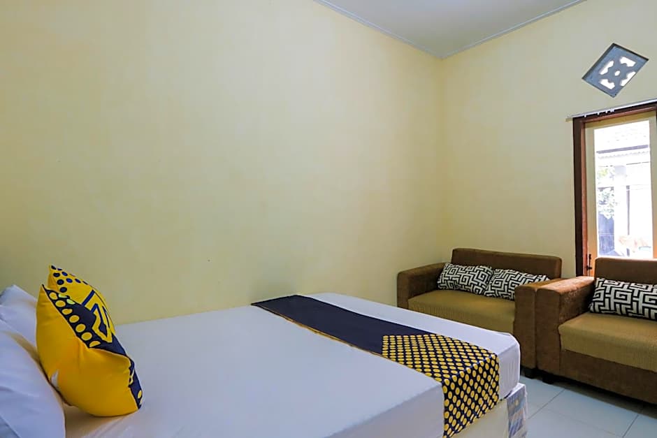 OYO 2371 Islami Family Residence