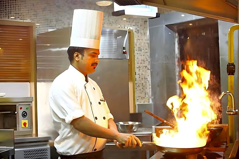 Regenta Central The Crystal Kanpur