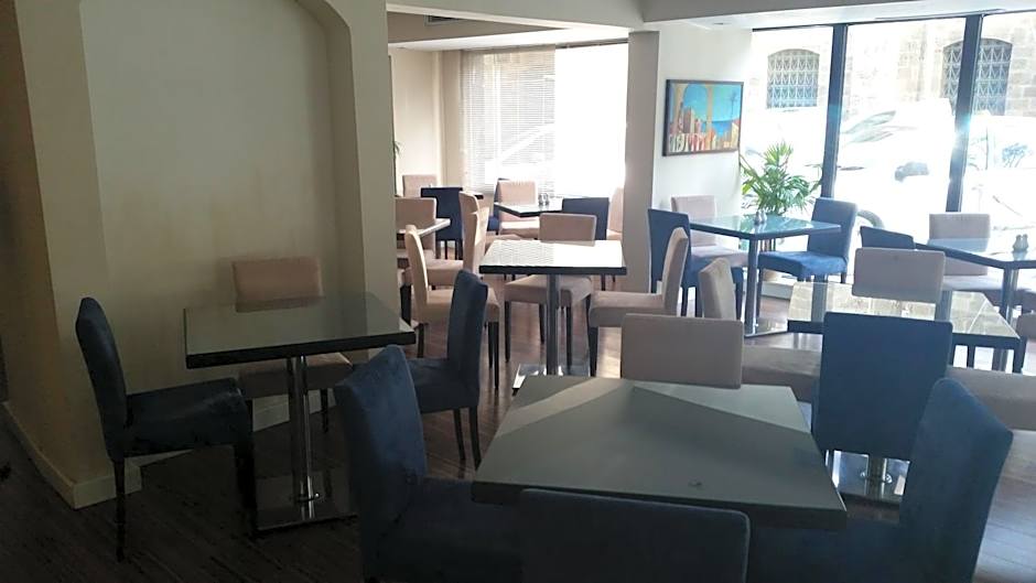 Livadhiotis City Hotel