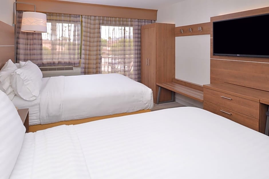 Holiday Inn Express Palm Desert By IHG