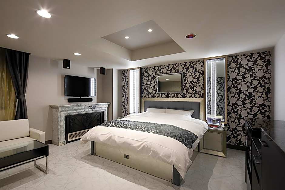 HOTEL Birthday 楠店