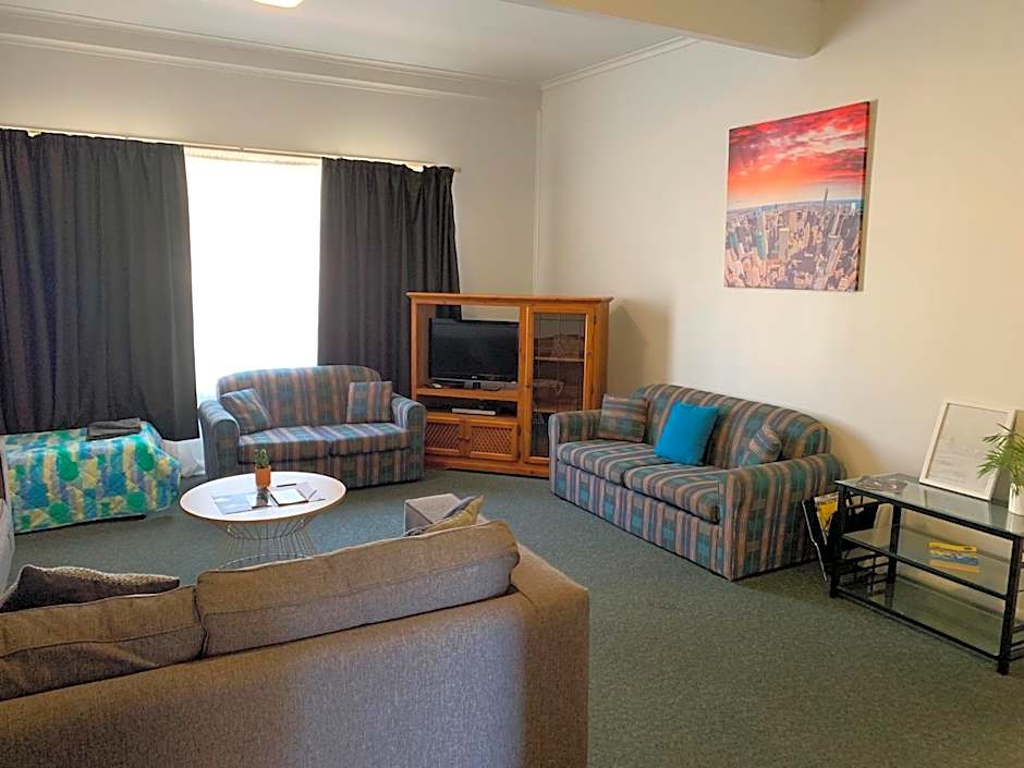 Hello Adelaide Motel and Apartments