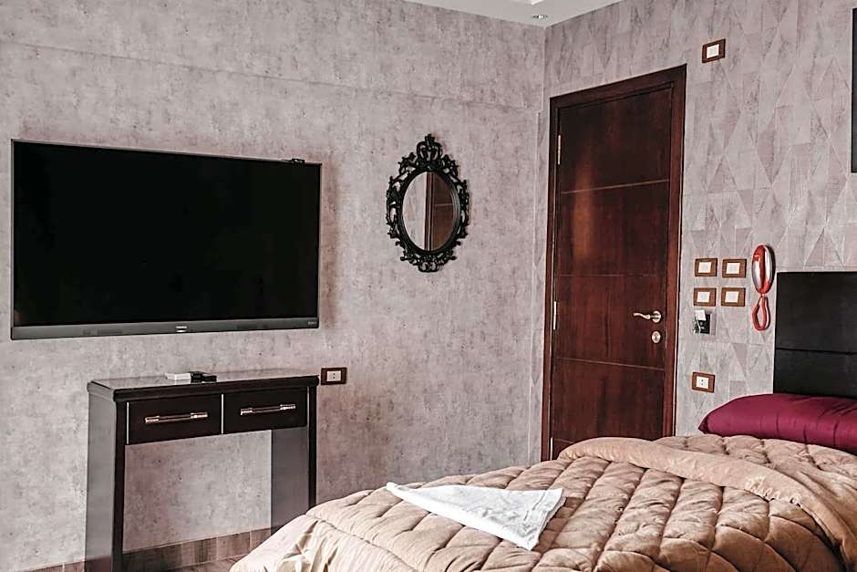 Pyramids Planet Hotel