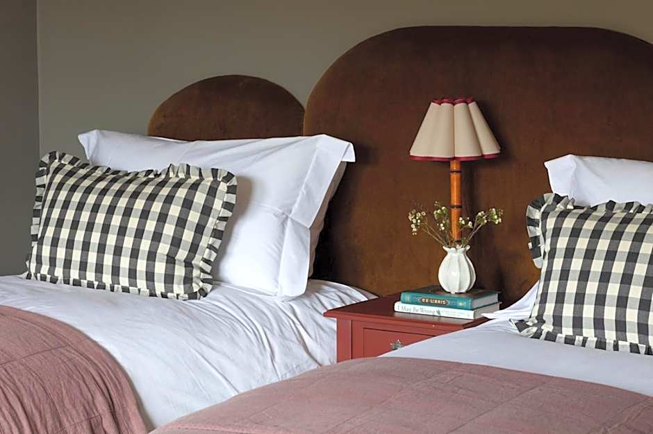 The Kirkstyle Inn & Sportsman Rest